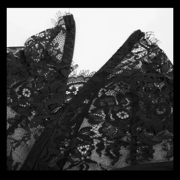 SCARLET DARKNESS Gothic Dress Lace Top Asymmetrical Hem medium NWT - Picture 5 of 10